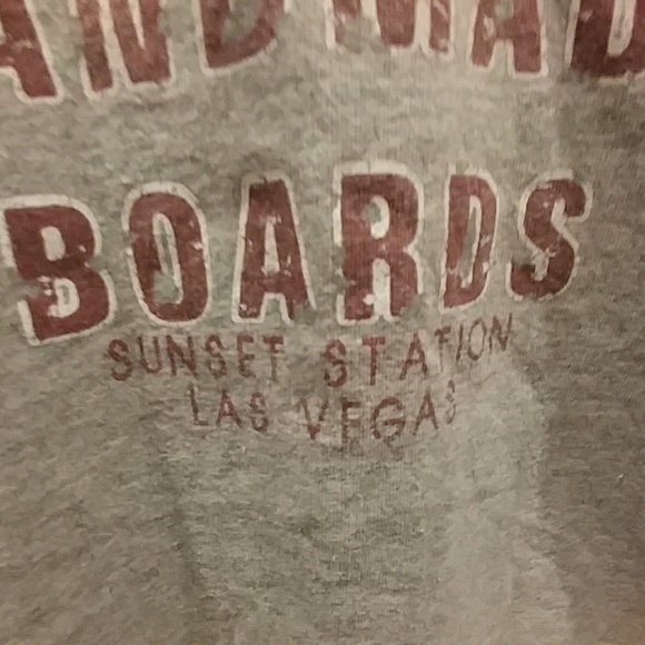 Hooters las vegas t shirt - Picture 2 of 3